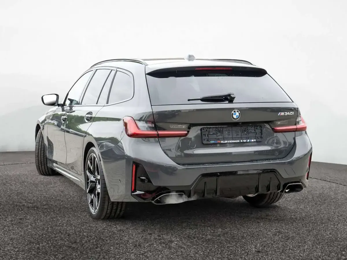 Gebraucht BMW 340 374 PS (275 kW) 2025 Dravitgrau Kombi