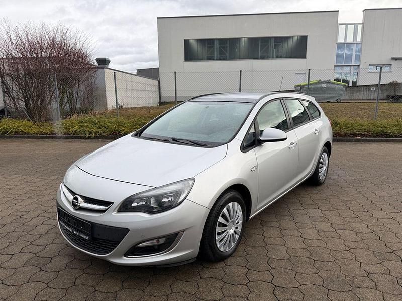Gebraucht Opel Astra Edition 140 PS (102 kW) 2013 Silber Kombi