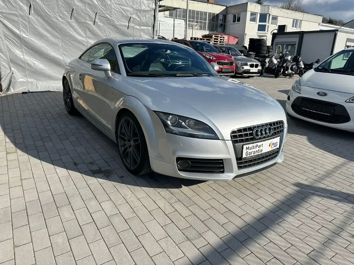 Używany Audi TT S-Line 200 KM (147 kW) 2010 Srebrny Coupe