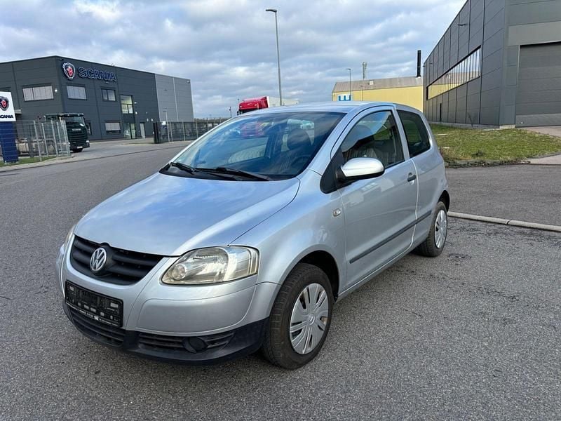 Second-hand VW Fox 54 CP (39 kW) 2006 Argintiu Hatchback