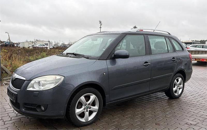 Grau Gebraucht 2009 Skoda Fabia Kombi | 1.500 € (Superpreis) - Bild 1/4
