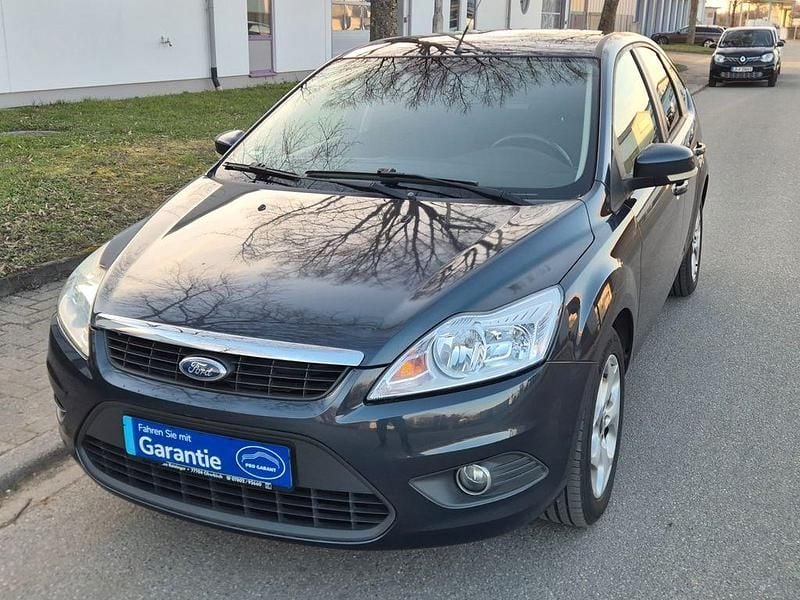 Gebraucht Ford Focus Viva 101 PS (74 kW) 2010 Grau Limousine