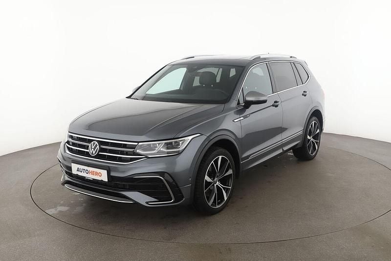 Grau Gebraucht 2022 VW Tiguan Allspace R-line SUV | 36.510 € (Etwas zu teuer) - Bild 1/3