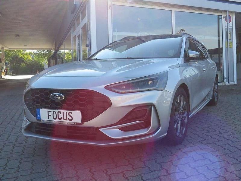 Moondust silber metallic Gebraucht 2023 Ford Focus ST-Line Kombi | 23.990 € (Fairer Preis) - Bild 1/4