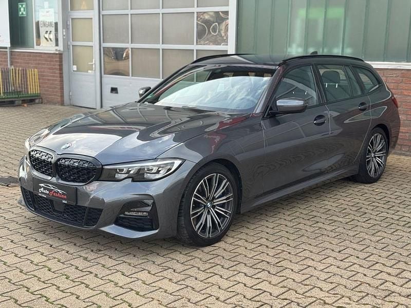 Grau Gebraucht 2020 BMW 330 M Sport Kombi | 29.450 € (Guter Preis) - Bild 1/4