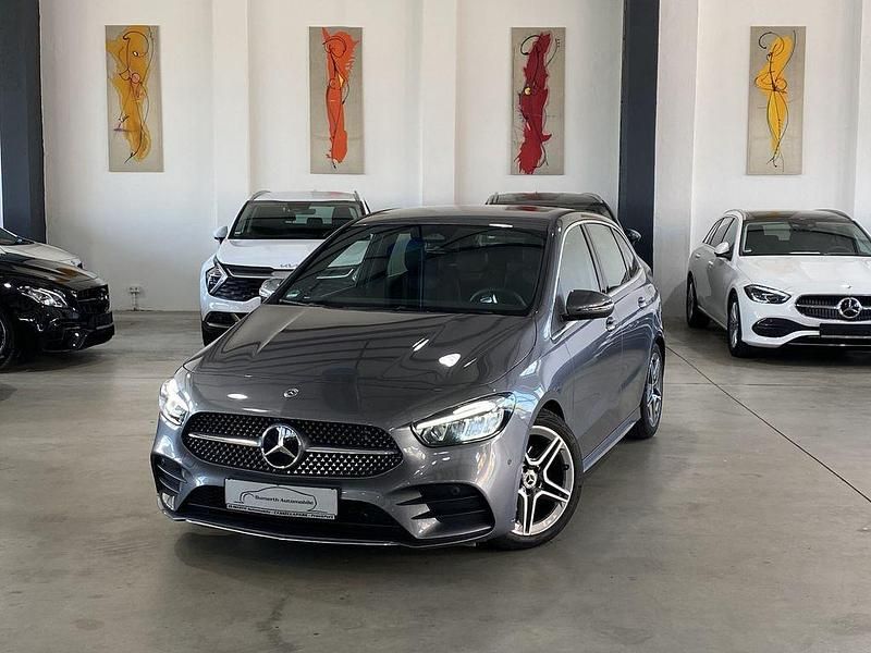 Mountaingrau metallic Gebraucht 2025 Mercedes B180 Advanced Plus Van / Kleinbus | 30.900 € (Fairer Preis) - Bild 1/4
