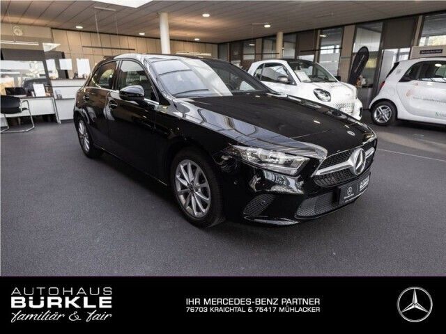 Schwarz Gebraucht 2019 Mercedes A180 Kleinwagen | 22.580 € (Etwas zu teuer) - Bild 1/4