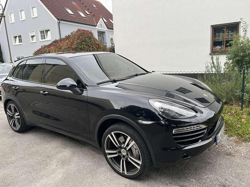 Gebraucht 2012 Porsche Cayenne S E-Hybrid SUV | 21.200 € (Teuer) - Bild 1/4