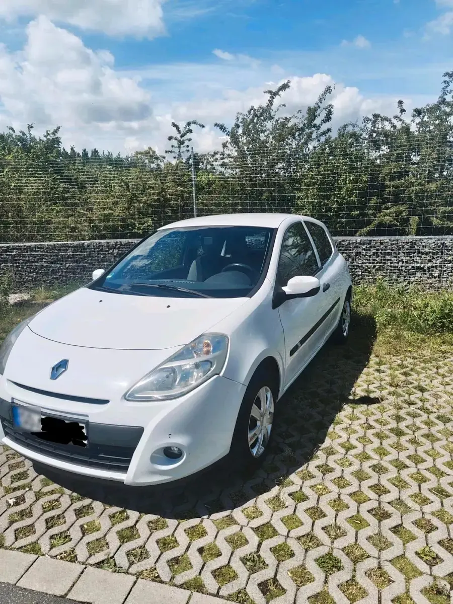Gebraucht Renault Clio III 68 PS (50 kW) 2009 Weiß Kleinwagen