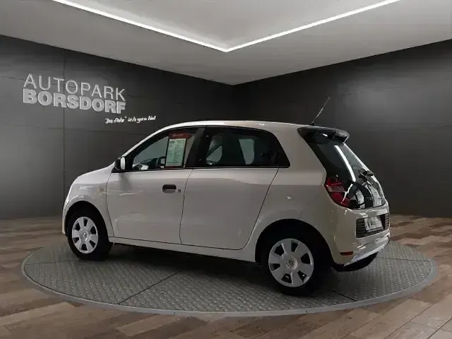 Gebraucht Renault Twingo Life 70 PS (51 kW) 2018 Weiß Kleinwagen