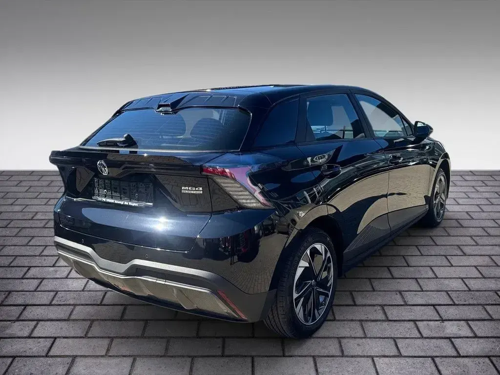 Second-hand MG MG4 EV 125 kW (170 CP) 2024 Negru Hatchback