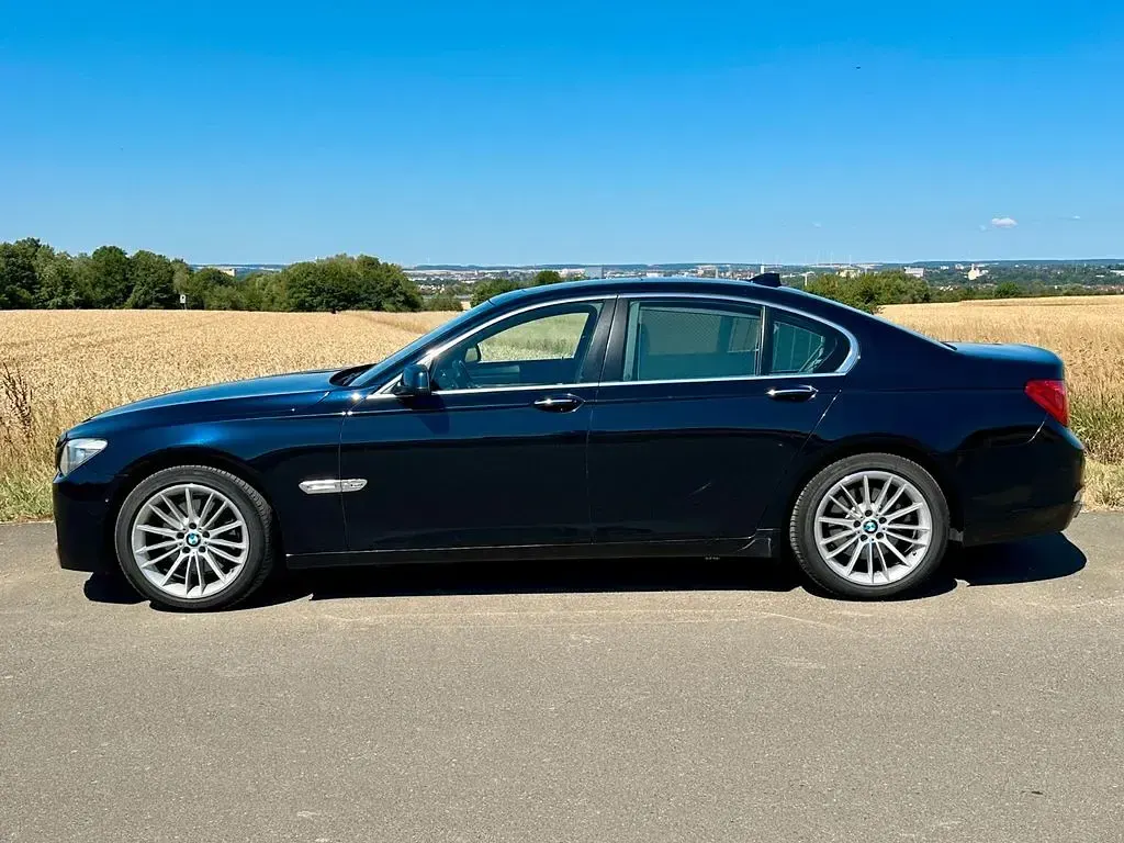 Gebraucht BMW 740 M Sport 306 PS (225 kW) 2011 Schwarz Limousine