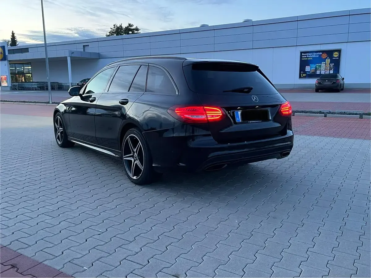 Gebraucht Mercedes C220 AMG 197 PS (144 kW) 2018 Schwarz Kombi