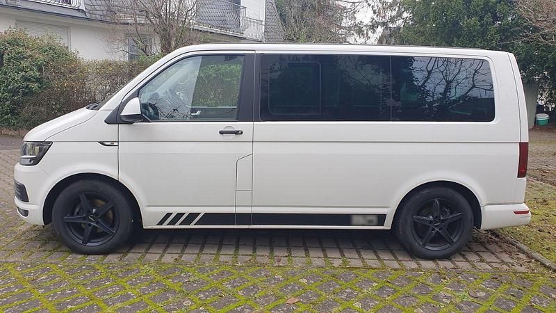 Gebraucht VW Multivan Edition 150 PS (110 kW) 2016 Weiß Van / Kleinbus