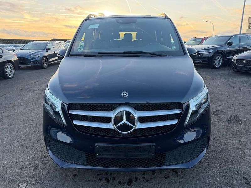 Gebraucht Mercedes V220 Edition 163 PS (119 kW) 2020 Blau Van / Kleinbus