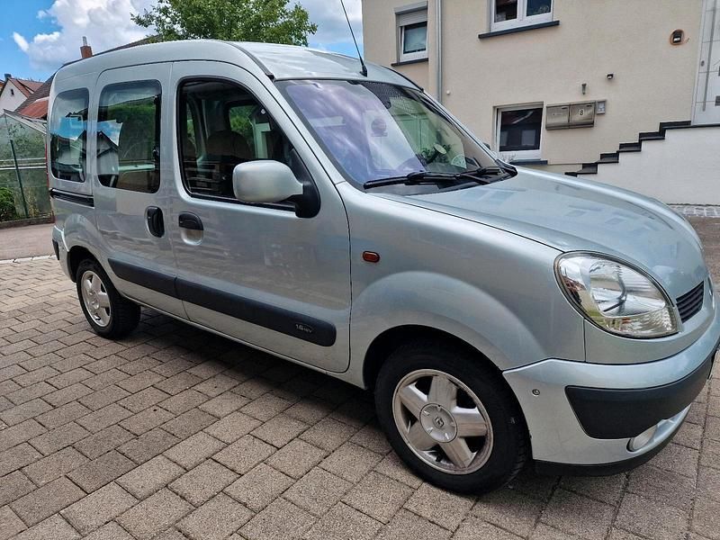 Silber Gebraucht 2003 Renault Kangoo Privilege Van / Kleinbus | 3.900 € (Teuer) - Bild 1/4