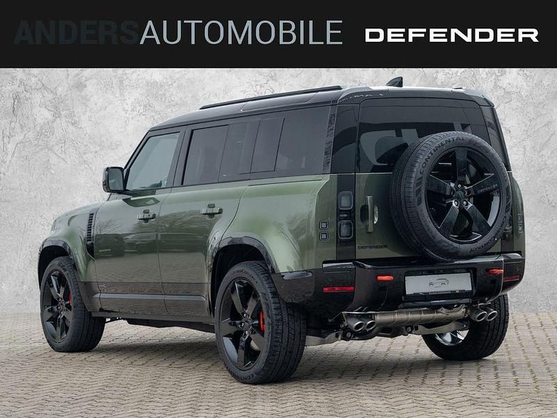 Neu Land Rover Defender 426 PS (313 kW) 2025 Woolstone green SUV