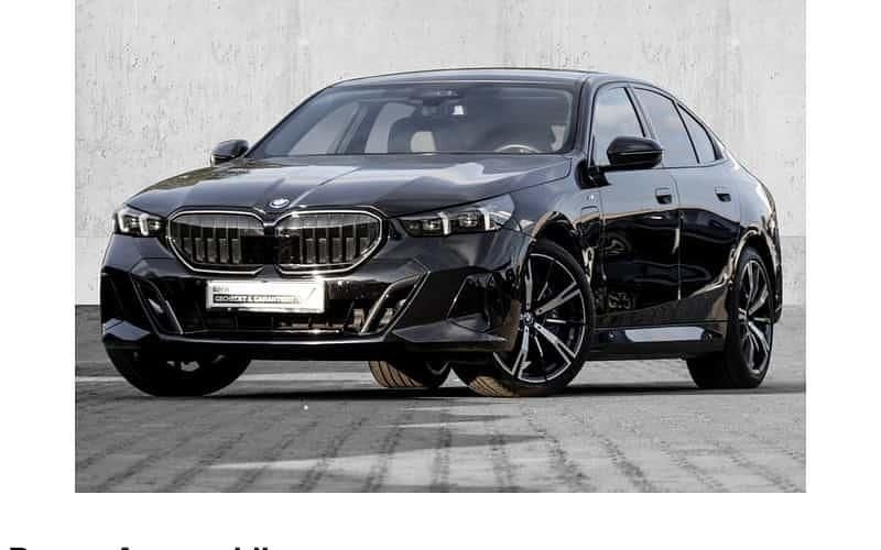 Schwarz Gebraucht 2024 BMW 550e Comfort Edition Limousine | 76.780 € (Fairer Preis) - Bild 1/4