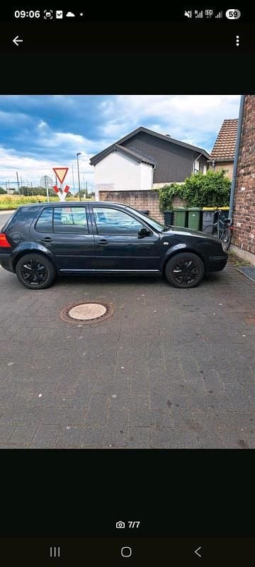Schwarz Gebraucht 2003 VW Golf IV Kleinwagen | 1.000 € (Superpreis) - Bild 1/4