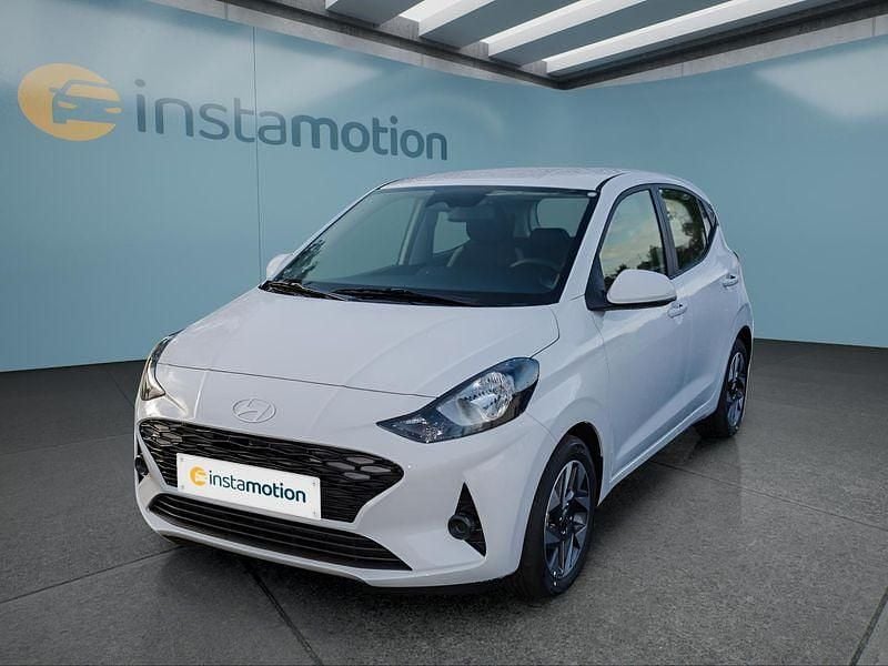 Weiß Gebraucht 2025 Hyundai i10 Trend Kleinwagen | 16.899 € (Fairer Preis) - Bild 1/4
