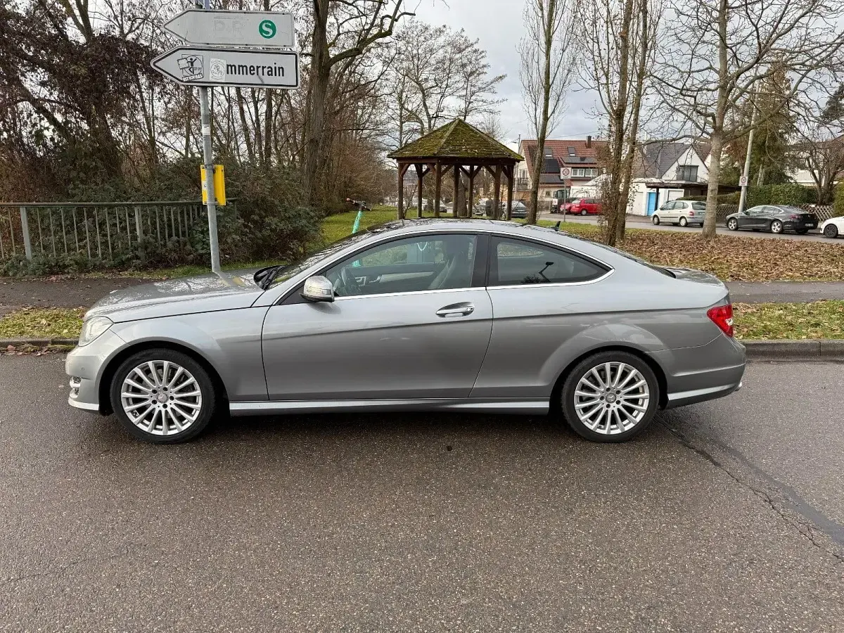 Gebraucht Mercedes C350 Edition 1 306 PS (225 kW) 2011 Grau Coupé