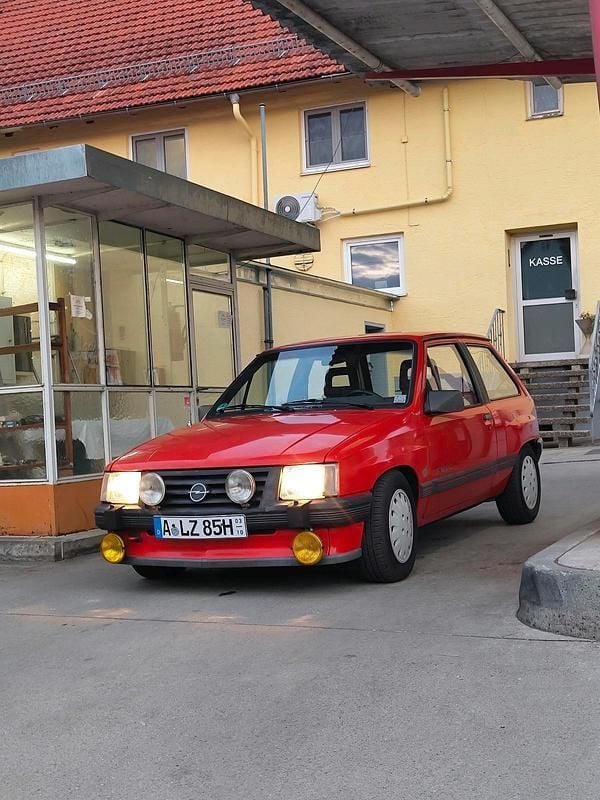 Rot Gebraucht 1985 Opel Corsa Swing Kleinwagen | 2.600 € - Bild 1/4
