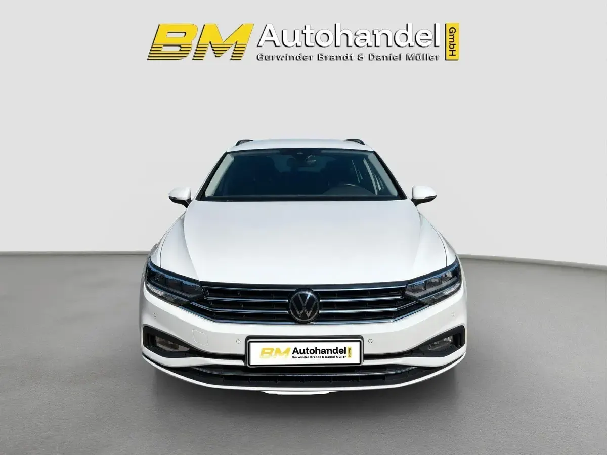 Gebraucht VW Passat 150 PS (110 kW) 2021 Weiß Kombi