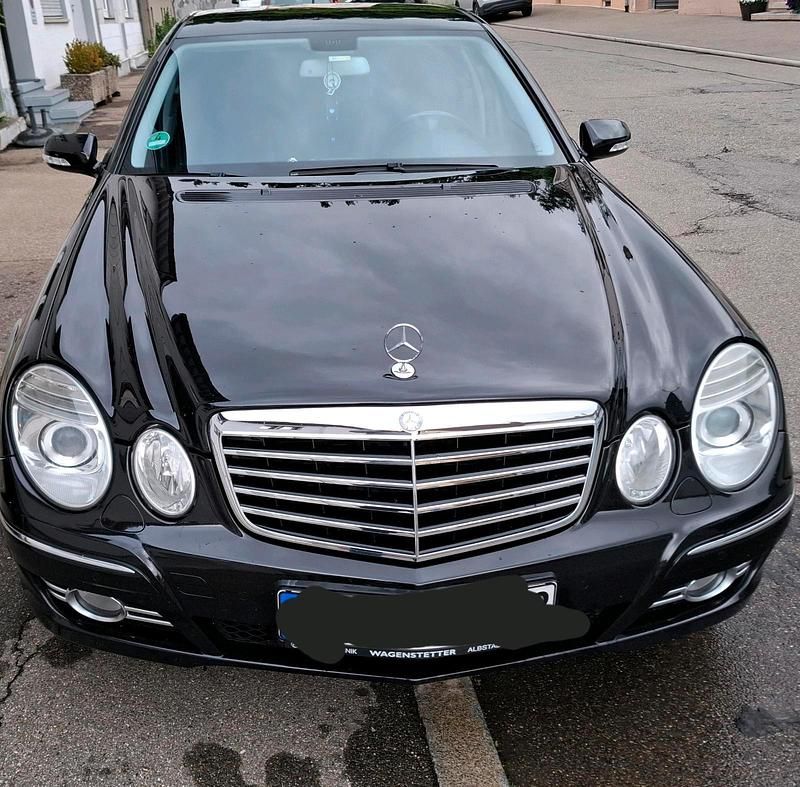 Schwarz Gebraucht 2008 Mercedes E280 Limousine | 9.300 € (Etwas zu teuer) - Bild 1/4