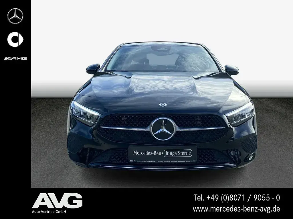 Gebraucht Mercedes A200 Advanced 163 PS (119 kW) 2025 lack kosmosschwarz Limousine