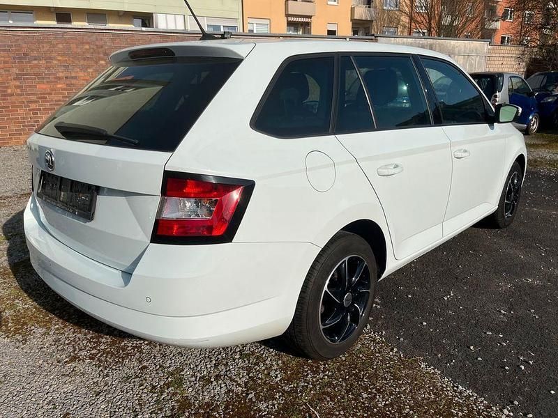 Gebraucht Skoda Fabia 90 PS (66 kW) 2018 Weiß Limousine