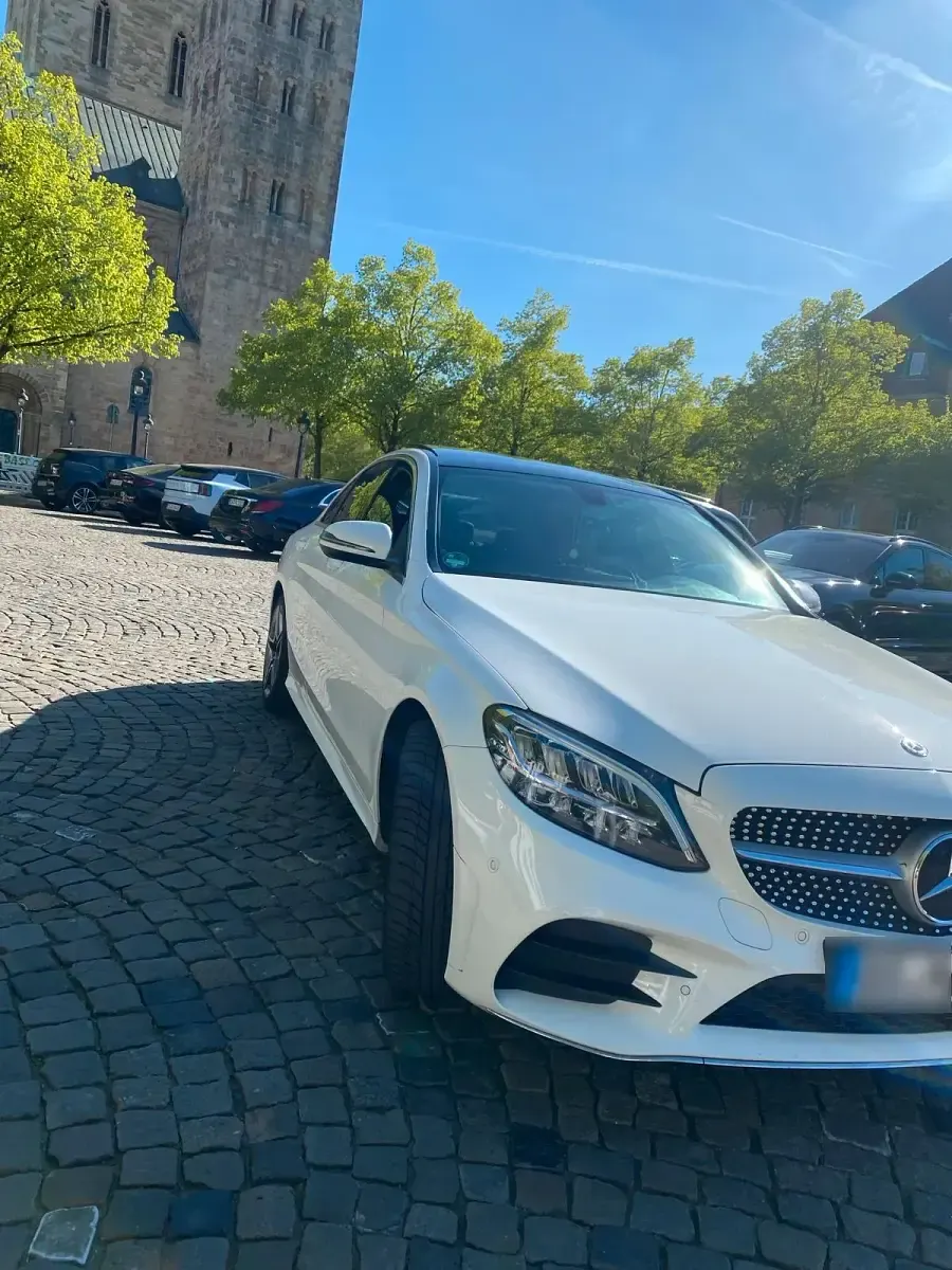 Gebraucht Mercedes C160 AMG line 129 PS (94 kW) 2019 Weiß Coupé