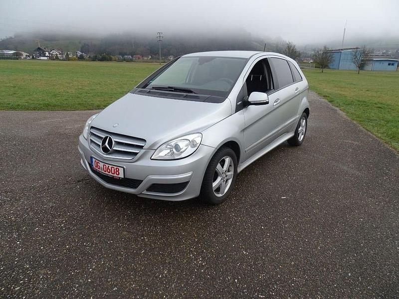 Gebraucht Mercedes B170 116 PS (85 kW) 2008 Silber Van / Kleinbus