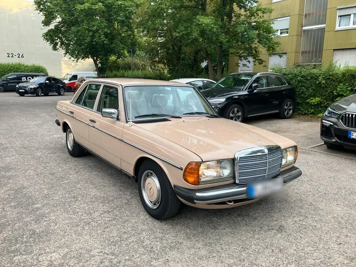 Gebraucht Mercedes 200 61 PS (44 kW) 1985 Beige Limousine
