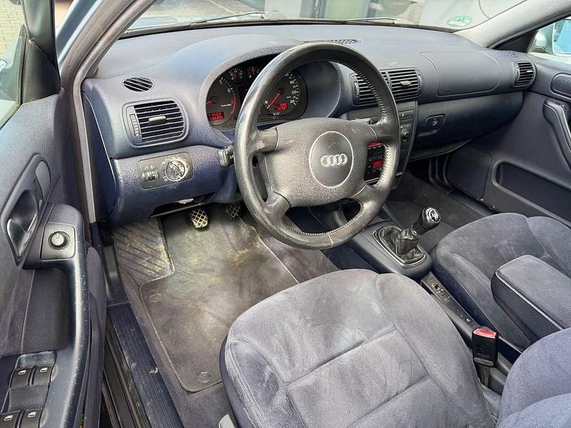 Gebraucht Audi A3 Ambiente 102 PS (75 kW) 2001 Silber Kleinwagen