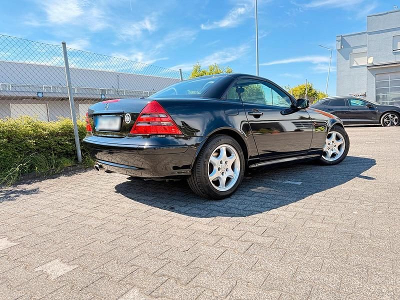 Second-hand Mercedes SLK200 2003 Negru Cabrio