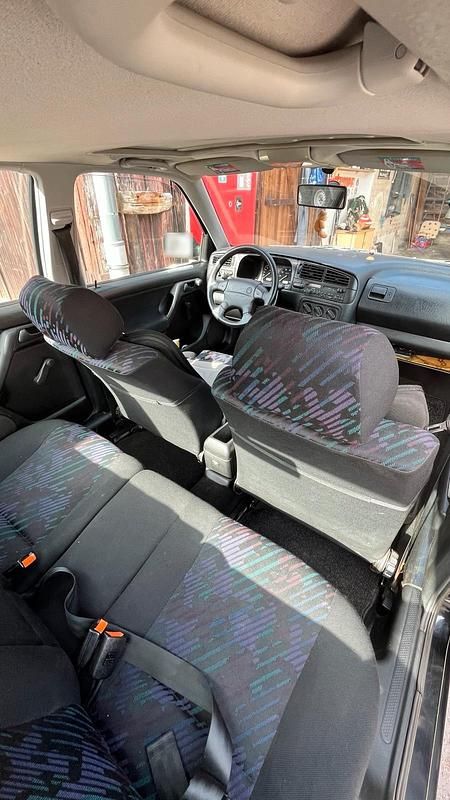 Gebraucht VW Vento 90 PS (66 kW) 1994 Schwarz Limousine