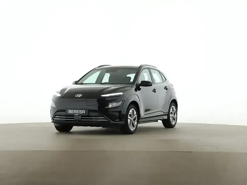 Gebraucht Hyundai Kona Select 100 kW (136 PS) 2023 Schwarz SUV