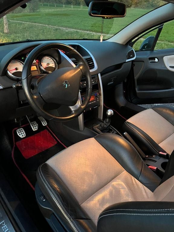 Schwarz Gebraucht 2009 Peugeot 207 CC Roland Garros Cabrio | 2.500 € (Superpreis) - Bild 1/4