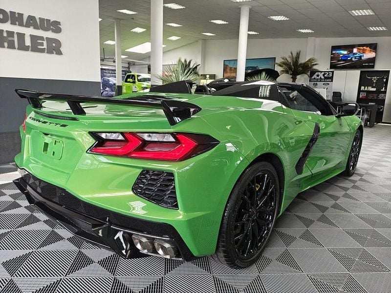 Neu Corvette C8 495 PS (364 kW) 2026 Grün Cabrio