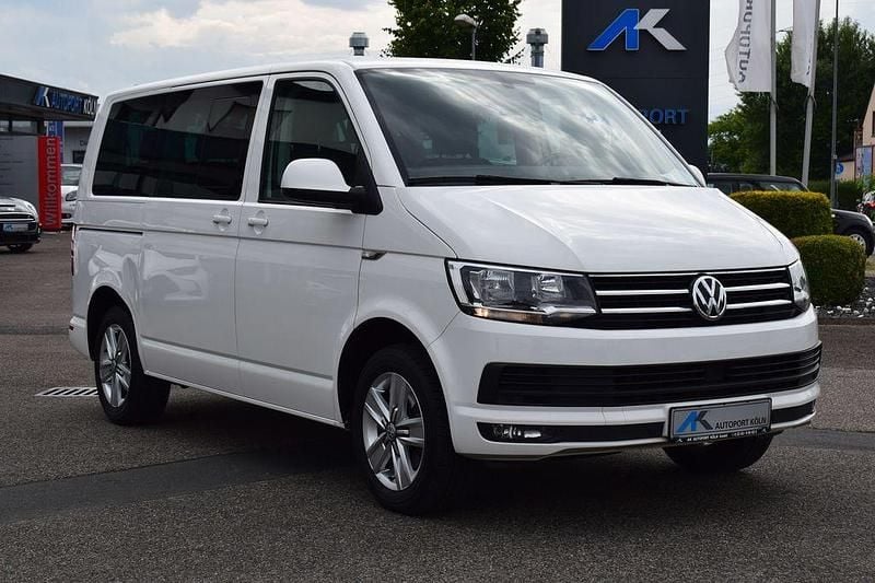 Weiß Gebraucht 2019 VW Caravelle Comfortline Van / Kleinbus | 23.850 € (Superpreis) - Bild 1/4