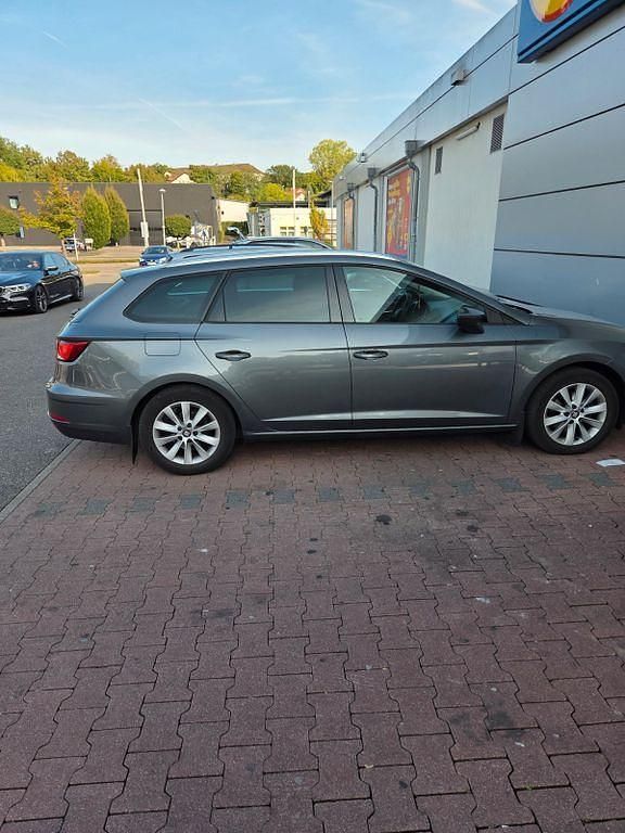 Grau Gebraucht 2018 Seat Leon ST Style Kombi | 10.000 € (Guter Preis) - Bild 1/1