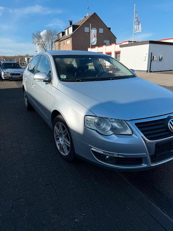 Gebraucht VW Passat 140 PS (102 kW) 2008 Silber Limousine