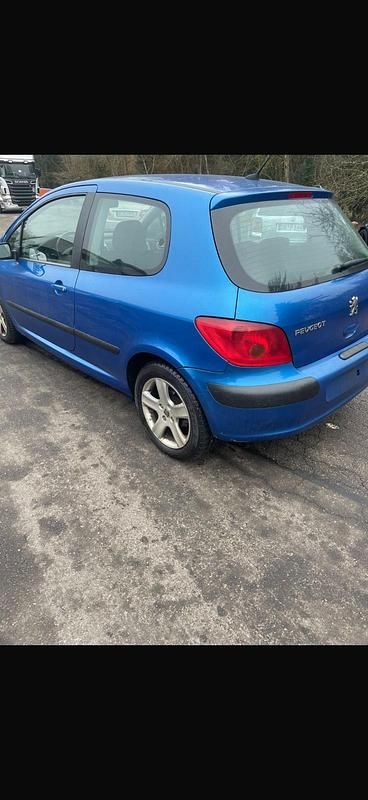 Gebraucht Peugeot 307 107 PS (78 kW) 2001 Blau Kleinwagen