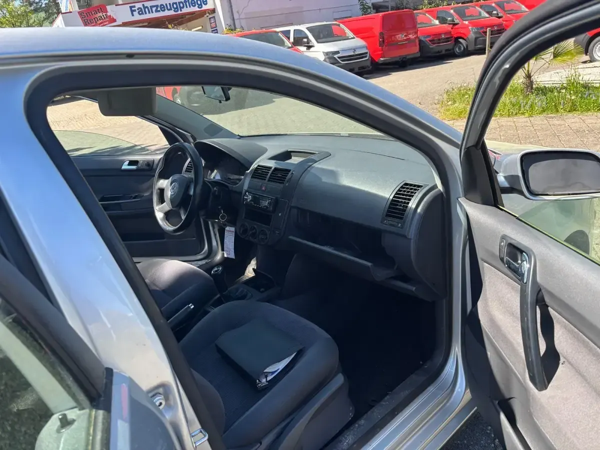 Gebraucht VW Polo 75 PS (55 kW) 2006 Silber Kleinwagen
