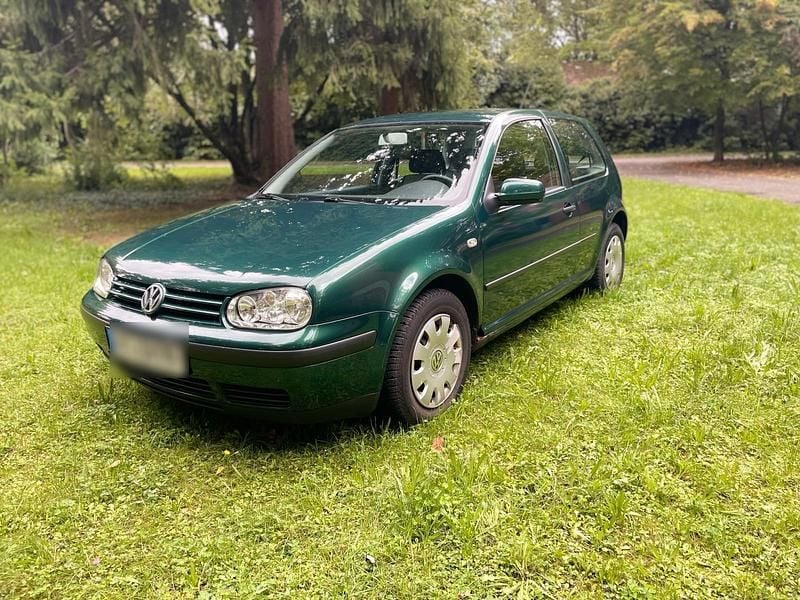 Grün Gebraucht 2001 VW Golf IV Limousine | 750 € (Superpreis) - Bild 1/4