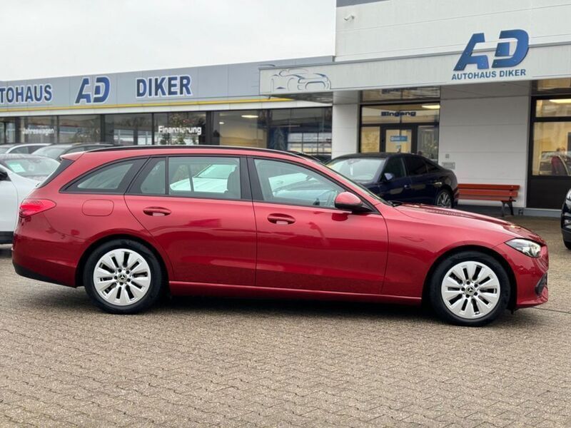 Gebraucht Mercedes C220 200 PS (147 kW) 2021 Hyazinthrot Kombi