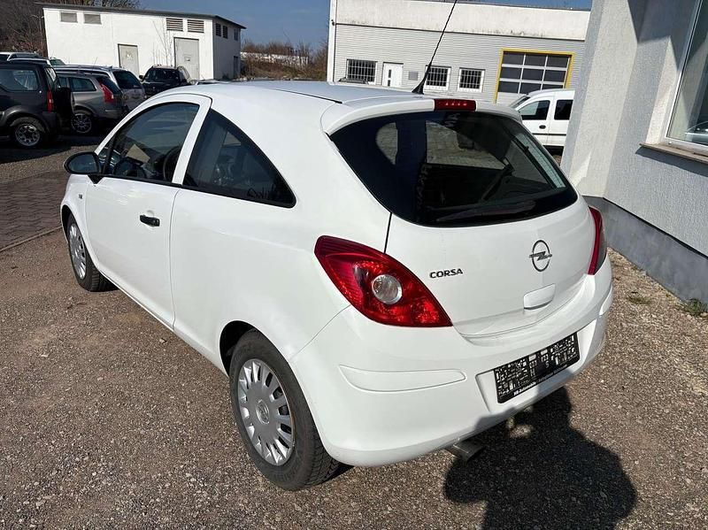 Gebraucht Opel Corsa Selection 80 PS (58 kW) 2009 Casabl/arctic/eisweiss/kaolin Kleinwagen