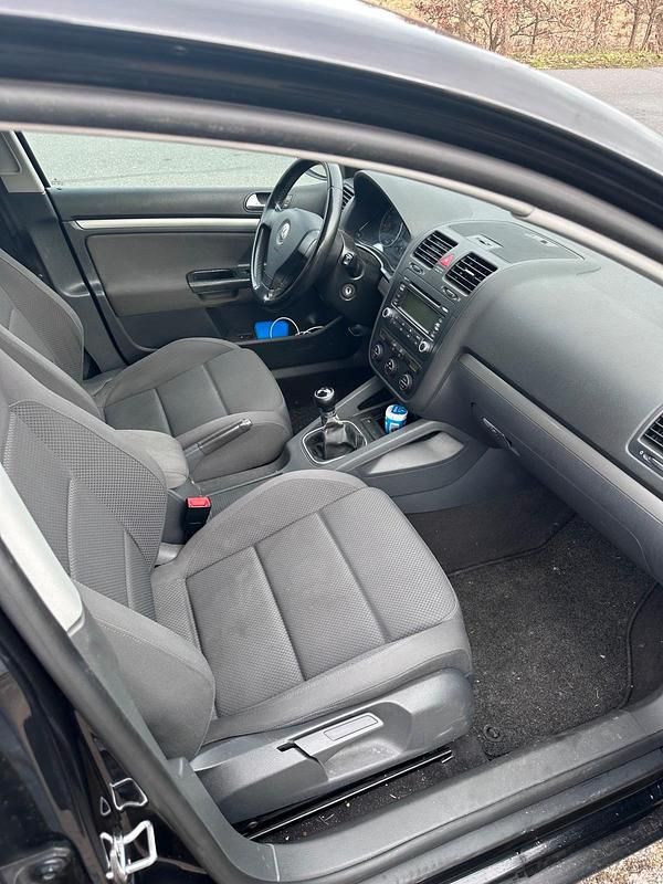 Gebraucht VW Golf V 101 PS (74 kW) 2004 Schwarz Kleinwagen