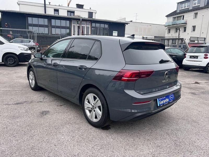 Gebraucht VW Golf VIII 116 PS (85 kW) 2024 Grau Limousine