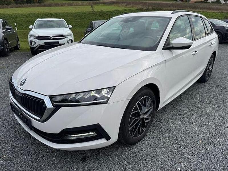 Gebraucht Skoda Octavia Ambition 116 PS (85 kW) 2022 Weiß Kombi